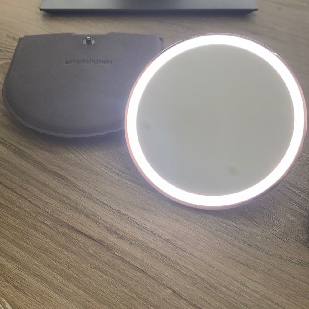 NWOT Simplehuman Sensor Mirror Compact